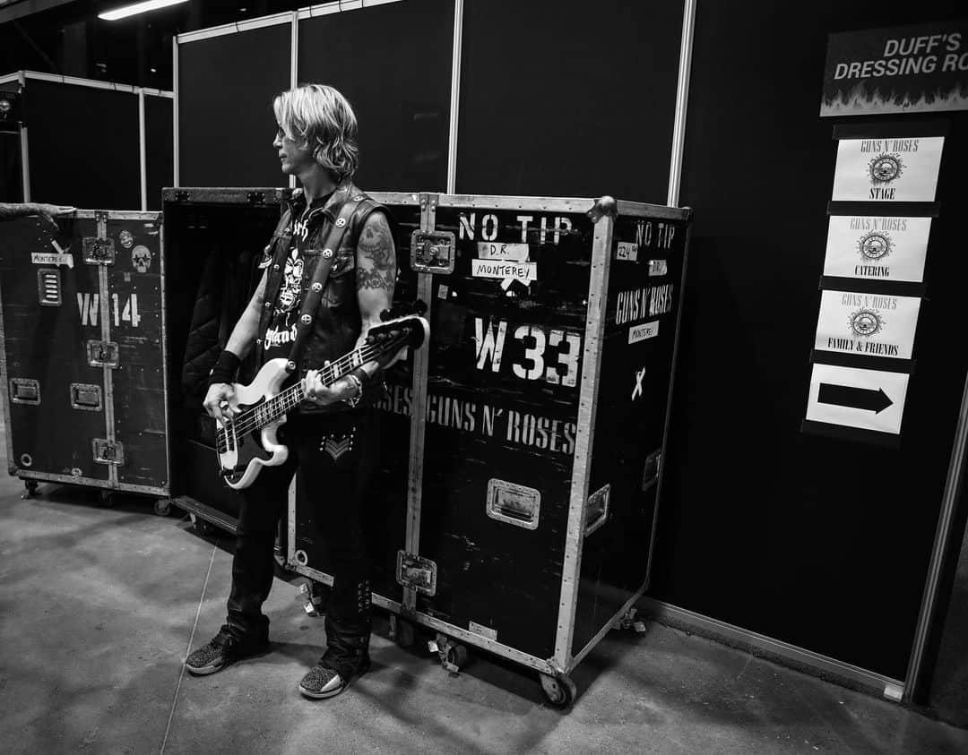 Guns N' Rosesさんのインスタグラム写真 - (Guns N' RosesInstagram)「Backstage days #GnFnR」7月1日 10時02分 - gunsnroses