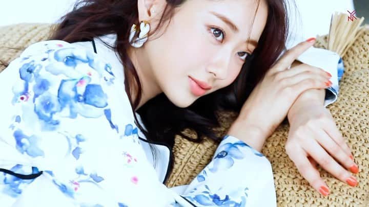 ギョンリ のインスタグラム：「힛,🌼💙」