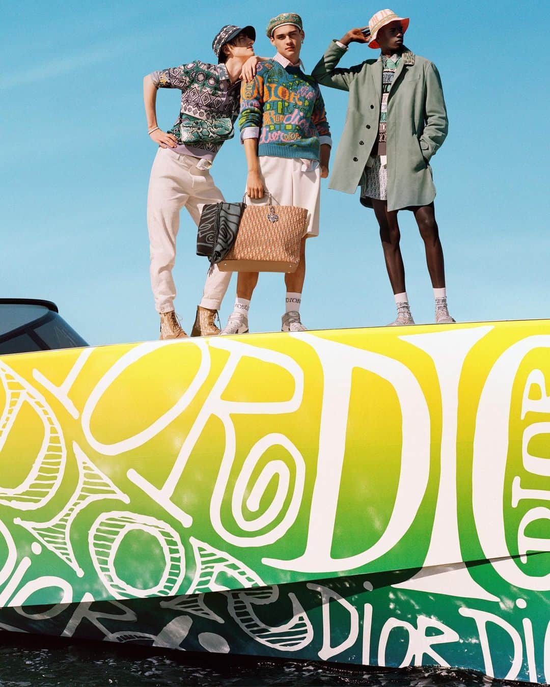 HYPEBEASTさんのインスタグラム写真 - (HYPEBEASTInstagram)「@hypebeaststyle: Here's a closer look at the @dior Men's Fall 2020 collaboration with @shawnstussy shot on the beaches of Miami. See more via the link in bio.⁠⠀ Photo: Dior」7月1日 10時26分 - hypebeast