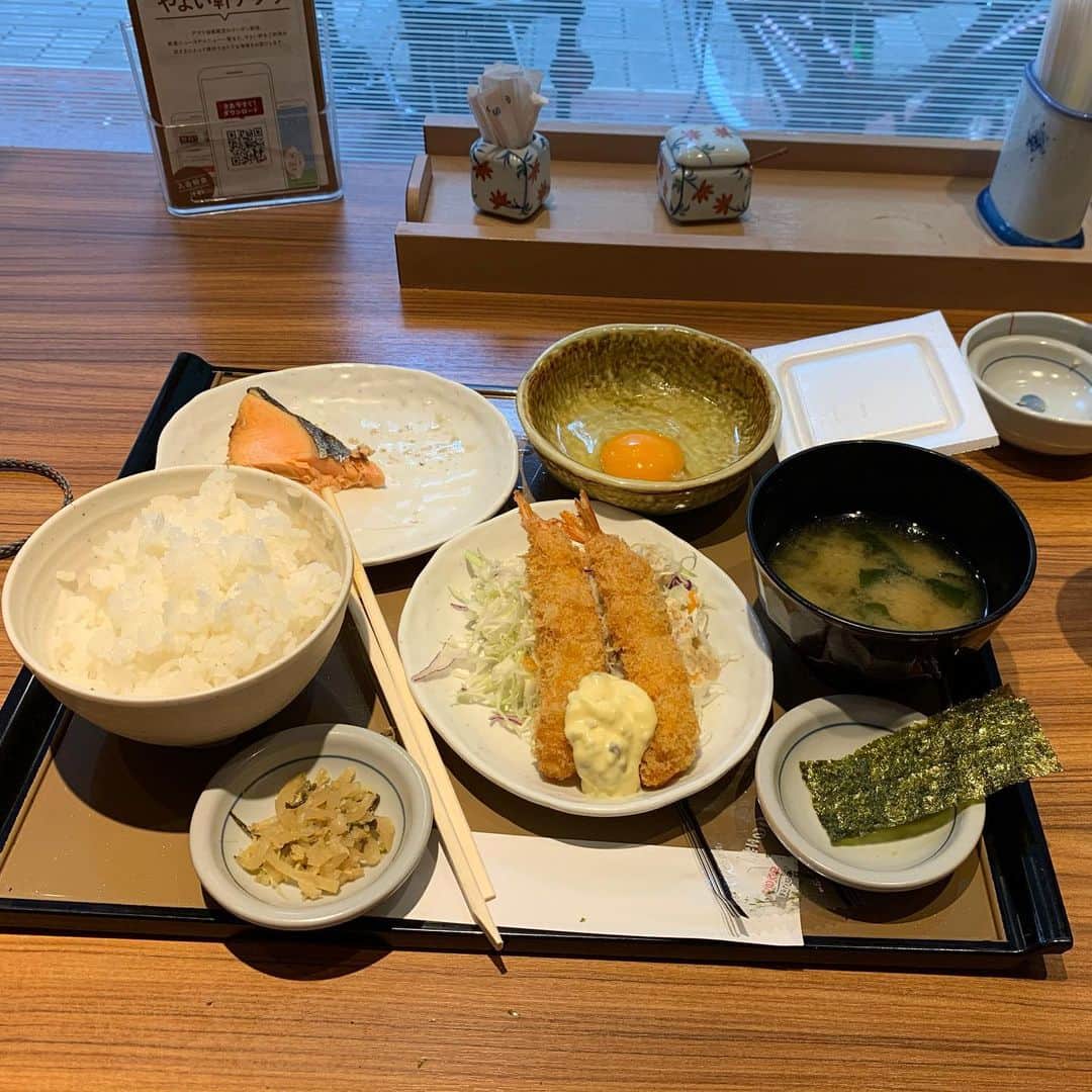 一三さんのインスタグラム写真 - (一三Instagram)「朝からガッツリご飯三杯。。。  沢山働いてカロリーを消費させないと…  #朝ごはん #breakfast」7月1日 11時14分 - ichizou.co.jp