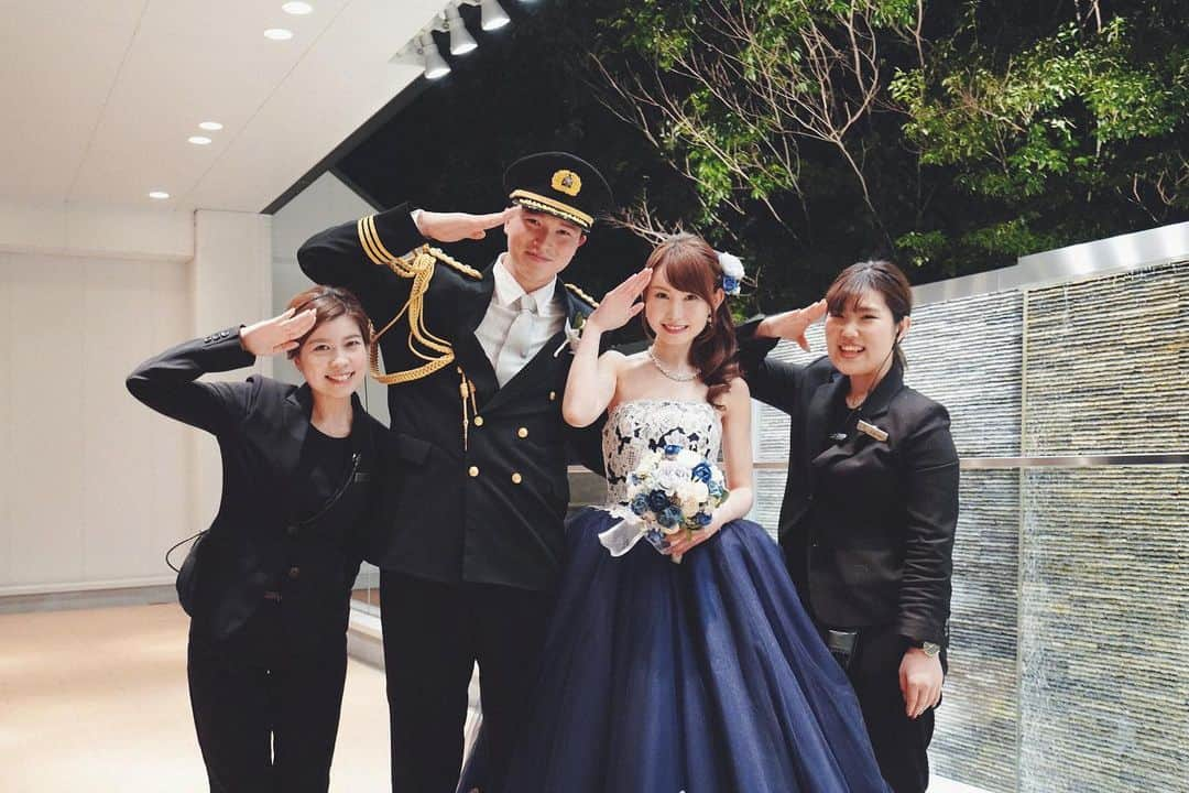 KOTOWA京都八坂さんのインスタグラム写真 - (KOTOWA京都八坂Instagram)「#kotowawedding﻿ ﻿ 美容キャストとの1枚﻿ 当日お支度開始から結びまでおふたりのそばで﻿ サポートをさせていただく美容キャスト﻿ 1番近くにいるからこそ話せることもありますよね＾＾﻿ ﻿ #京都#八坂#八坂神社﻿ #おうち時間#プレ花嫁#式場見学#marry花嫁﻿ #wedding#ウェディング#結婚式﻿ #結婚式場#披露宴#披露宴準備#婚約﻿ #ブライダルフェア#フェア﻿ #ゲストハウス#関西花嫁#京都花嫁#京都婚﻿ #日本中のプレ花嫁さんと繋がりたい﻿ #日本中の花嫁さんと繋がりたい﻿ #美容#アテンド#ヘアメイクアーティスト  ﻿ ---------------------------------﻿ ﻿ ◆フェアのご予約はInstagramのトップからチェック✔︎ @kotowakyotoyasaka﻿ ﻿ ---------------------------------﻿」7月1日 11時34分 - kotowakyotoyasaka