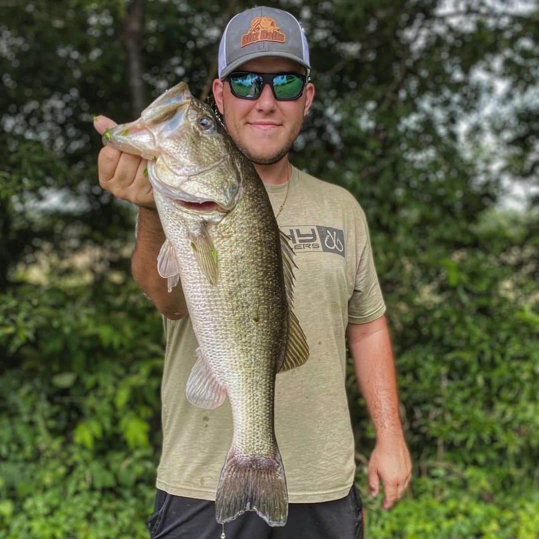 Filthy Anglers™さんのインスタグラム写真 - (Filthy Anglers™Instagram)「Happy Tuesday everyone. Tuesday is a day that doesn’t get much love, right? Our buddy Cody @bass_assassin_12 deserves some love. Check out this beauty he just pulled on a @bizzbaits lure. Smart kid smart buyer! Congrats on the catch buddy you are Certified Filthy. www.filthyanglers.com #fishing #filthyanglers #bassfishing #outdoors #nature #largemouthbassfishing #angler #kayak #getfilthy #bigbass #filthyfemalefriday #fish #ocean」7月1日 11時58分 - filthyanglers