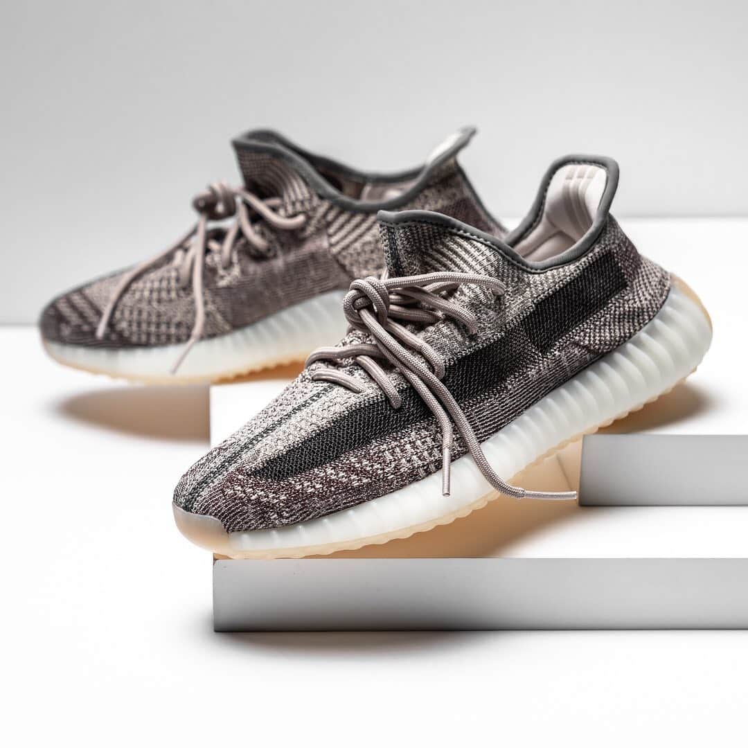 HYPEBEASTさんのインスタグラム写真 - (HYPEBEASTInstagram)「@hypebeastkicks: Here's a detailed look at the upcoming @adidas YEEZY BOOST 350 v2 "Zyon." This iteration features Primeknit uppers consisting of greys, tans, and earthy browns in equal measures creating a striking look. Down below we see a milky white midsole packed full of pillowy BOOST cushioning and a gum outsole to round off the look. These are set to release on July 18.⁠⠀ Photo: @stadiumgoods」7月1日 12時23分 - hypebeast