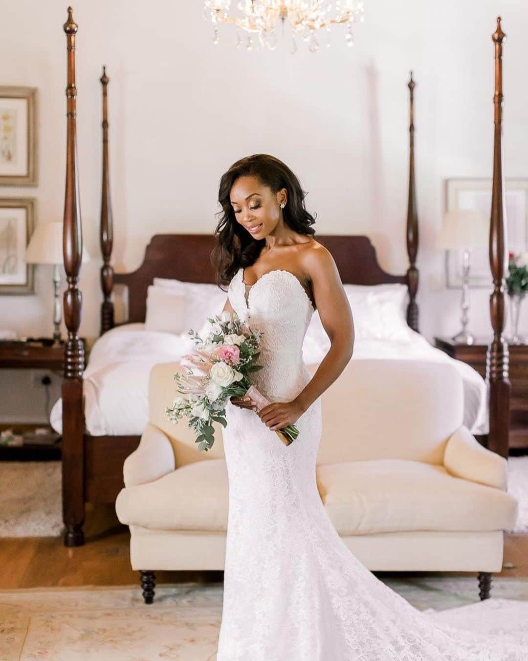 Pronoviasさんのインスタグラム写真 - (PronoviasInstagram)「#PronoviasBrides are the prettiest ❤️ This beautiful bride chose the Eithel dress for one of the most special moments of her life. Congratulations! Photos: @catherinemacphotography」7月1日 18時02分 - pronovias