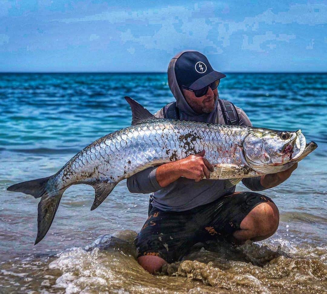 Electric_Fishingさんのインスタグラム写真 - (Electric_FishingInstagram)「Poon time with @losingfishdaily ⚡️⁣ ⁣ #ElectricSunglasses⁣ #PolarizedSunglasses ⁣ #StyleThatPerforms⁣ #ElectricFishing」7月1日 12時42分 - electric_fishing