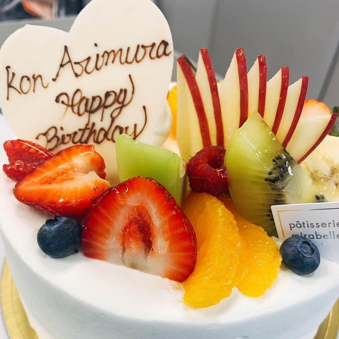 有村昆さんのインスタグラム写真 - (有村昆Instagram)「なんとぉ！！ #SBS #ふくわうち　水曜メンバーの皆様にサプライズお祝いケーキをして頂きました㊗️🙏🙏  44歳の誕生日を一足早くお祝いして頂きました。なんか照れるぅ😂すっごく嬉しい❣️  今から生放送だよ！」7月1日 12時46分 - kon_arimura
