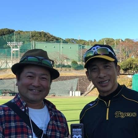 中川貴志さんのインスタグラム写真 - (中川貴志Instagram)「今日は18時より阪神戦と同時にかしみん焼き弐箱オープンです  ヤイヤイ言いながら『矢野阪神』を一緒に応援しましょーーーー📣  たのんます矢野さん‼️  #阪神タイガース #かしみん焼き弐箱 #矢野監督 #弐箱 #うらなんば」7月1日 12時56分 - takashi__nakagawa