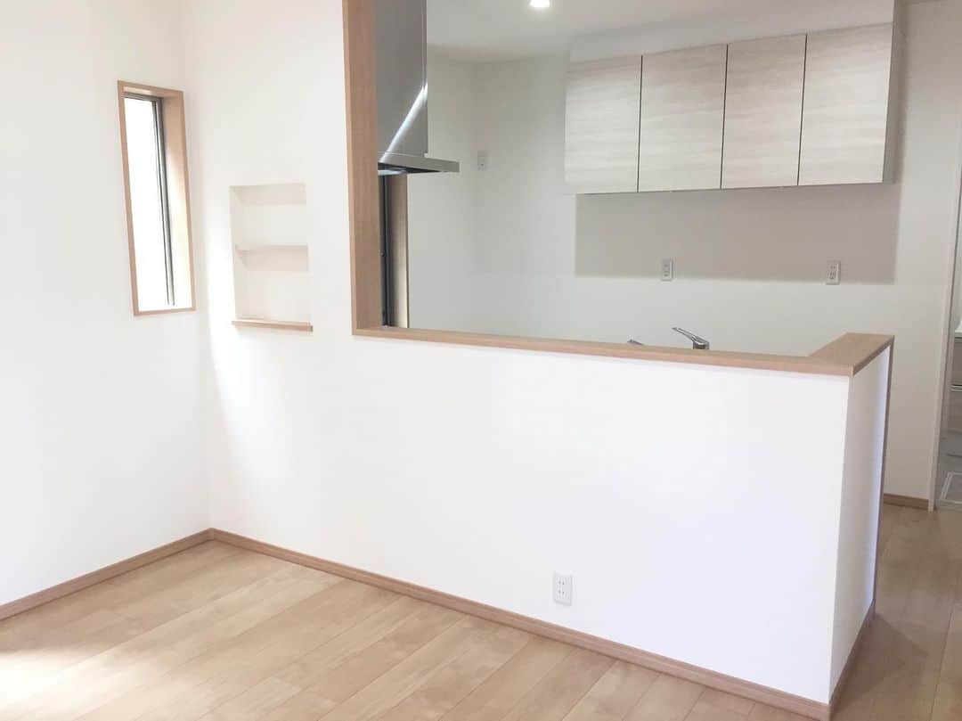 株式会社 元氣建設のインスタグラム：「#マイホーム #一戸建て #インテリア #ダイニング #キッチン #和室#家づくり#モデルハウス #元氣建設 #元気建設 #リフォーム #リノベーション #ショールーム #住宅 #新築 #外観 #注文住宅 #自由設計 #大阪 #木目 #和#カウンターキッチン #myhome #玄関ポーチ#interior #showhome #instahome」