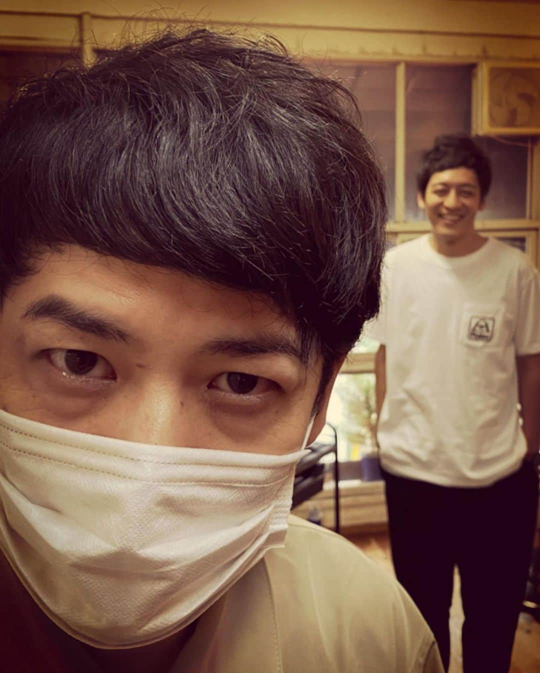 杉本知香さんのインスタグラム写真 - (杉本知香Instagram)「ソーシャルディスタンス😊😊😊  仲良しな2人😆😆😆  #中目黒美容室#ソーシャルディスタンス #とろサーモン村田#とろサーモン#村田秀亮  #ゆったり感江崎 #ゆったり感」7月1日 13時28分 - sugimotoc