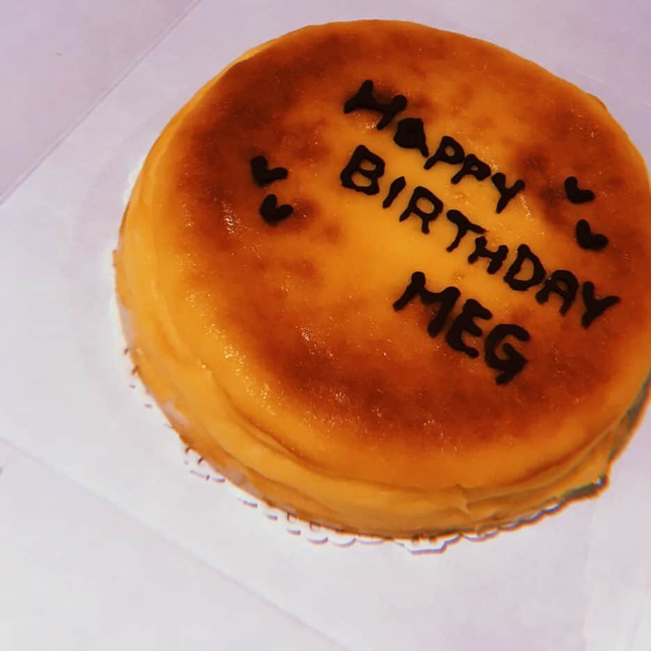村上愛さんのインスタグラム写真 - (村上愛Instagram)「. . . . 最強チーズケーキ😍 . 手作りケーキなんて いつぶりに食べただろうか🎂 . 誕生日にあいちゃんが家まで届けに来てくれたんだ〜🏃‍♀️♡ . . 美味しかったなぁ。 手作りって暖かいぃ。 ありがとう☺️🌷」7月1日 13時55分 - meg_5683