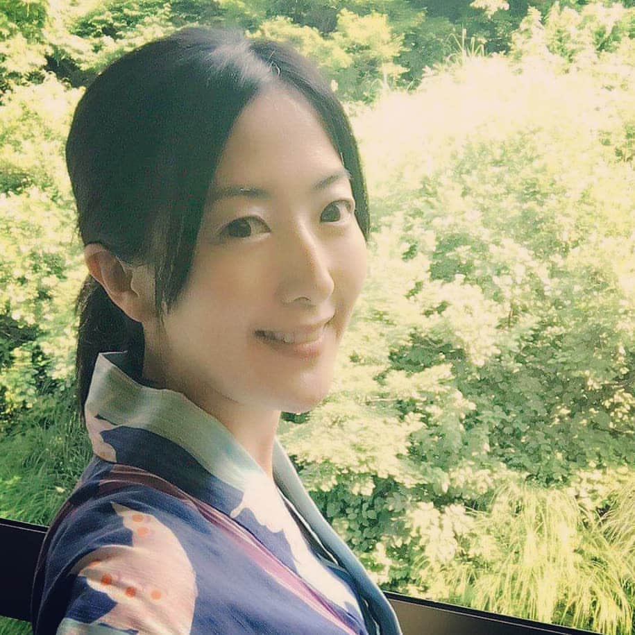 前田真里さんのインスタグラム写真 - (前田真里Instagram)「下半期 始まりましたね～  この春は、ペースが乱れた方も 多かったはず。  2020年 あと半分は あせらず ゆっくり  自分の心に正直に💕  セルフエフィカシーを 高めたいですね！  これからも 宜しくお願い申し上げます。  ・ ・ ・  #streetphotography #japan　#summer #niigata  #matsunoyama #nagasaki #trip #💕 #my #camera #photo #snap #videographer #essay #nagasakilovers #下半期 #ホリプロ #アナウンス室 #前田真里  今年の #夏も #浴衣 着たいなぁ🌴」7月1日 14時03分 - maedamari