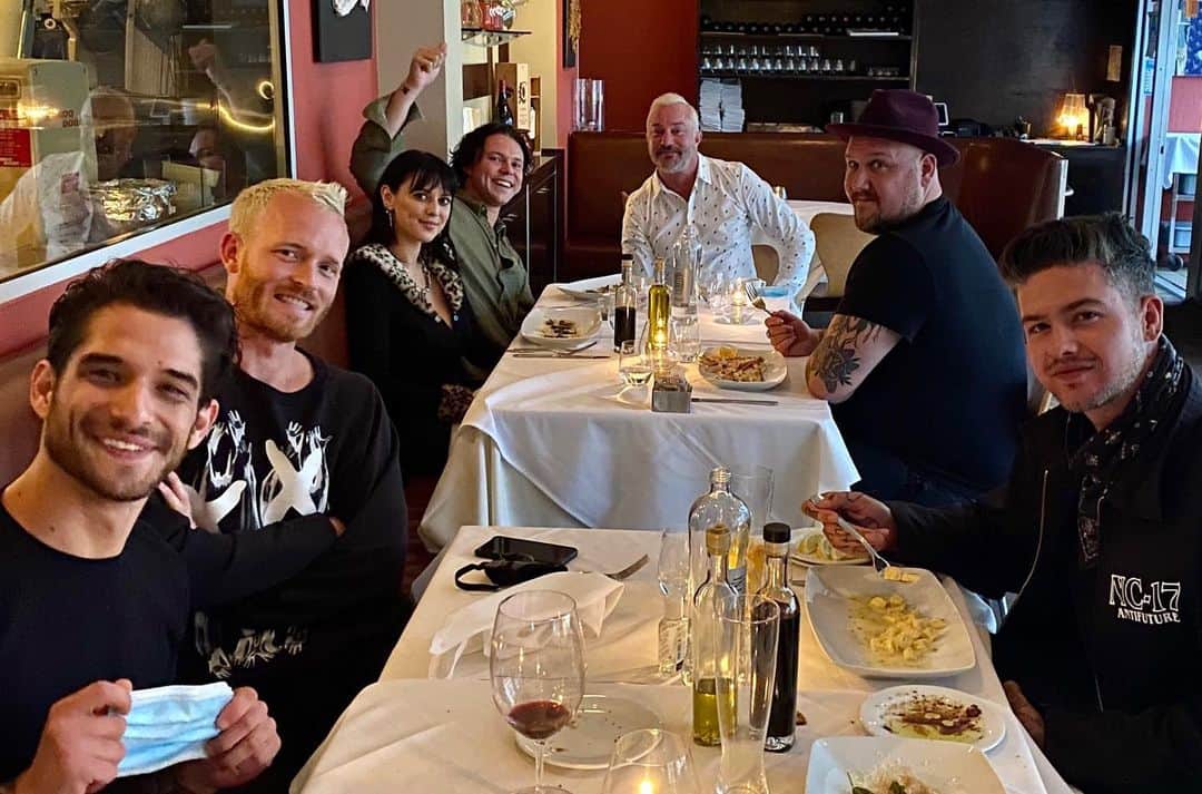 ジョン・フェルドマンのインスタグラム：「Thank you @amy_feldmann for another amazing birthday party at @edobaldi! Love you so much thank you @ashtonirwin @tylerposey58 @travismills @thebrandonsaller @nickgross @glennholmesla Alyssa and Kay Kay for coming!!!!」