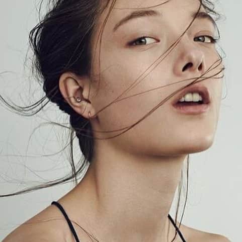 ユミ・ランバートのインスタグラム：「@margovajewellery @nicolaskantor @mikedesir」