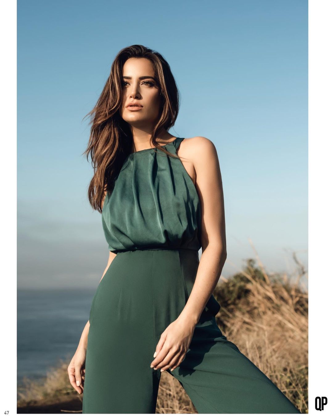 ドナ・フェルドマンのインスタグラム：「Part of newest 12 page #editorial  out now shot by @samanthastudio at #malibubeach @qpmag styling/makeup @strawhat_productions @armanibeauty @maxandco @elevenaustralia」