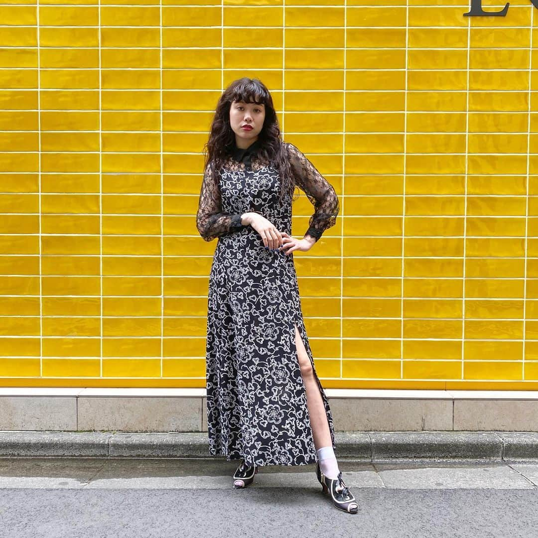 PUNK CAKEさんのインスタグラム写真 - (PUNK CAKEInstagram)「•N/S monotone flower slit dress【SOLD】 •black lace shirt  #harajuku #vintage #vintageclothing #punkcake #原宿 #原宿古着屋 #東京古着屋 #古着 #古着コーデ #古着女子 #古着屋巡り #レディース古着」7月1日 14時33分 - punk_cake