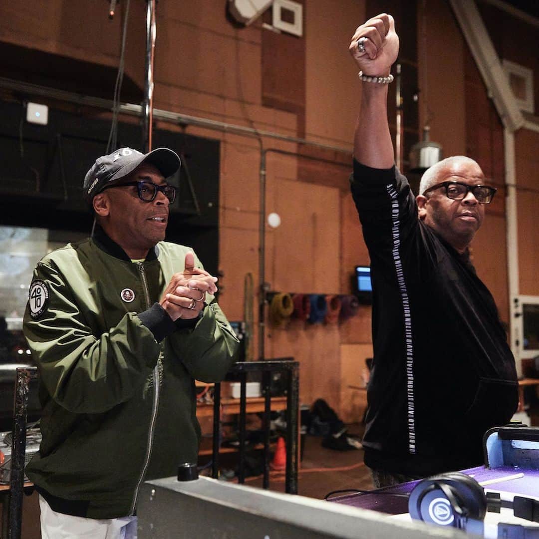 The GRAMMYsさんのインスタグラム写真 - (The GRAMMYsInstagram)「It's no wonder film director/writer @OfficialSpikeLee and six-time GRAMMY-winning composer/trumpeter @Terence_Blanchard are lifelong collaborators—their level of mastery together makes for exquisite storytelling. ⁣ ⁣ The GRAMMY winner first worked with the director in the late '80s when he performed on the soundtrack for Lee's 1989 breakthrough film, #DoTheRightThing. The two have since worked together on more than 15 films! ⁣ ⁣ Blanchard now returns to the scoring seat on Lee's newly released #Netflix film 'Da 5 Bloods,' yet another gut-wrenching drama from the socially conscious filmmaker. The film's score, for which Blanchard utilized a 90-piece orchestra, features several songs from #MarvinGaye's iconic 1971 album 'What's Going On,' which largely provides the movie's musical and thematic back⁣ ⁣ We spoke with Terence Blanchard about the musical vision behind the film and how Marvin Gaye's quintessential album shaped the film and his own life. Click the link in our bio to read the feature.」7月1日 14時29分 - recordingacademy