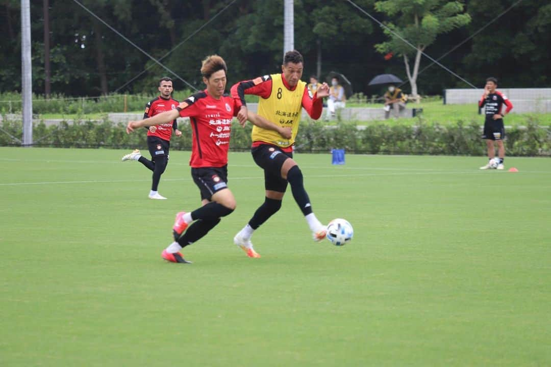 ジェイ・ボスロイドさんのインスタグラム写真 - (ジェイ・ボスロイドInstagram)「Training hard since we have been back, a lot of effort and application, we are fully focused on improving on our position from last year!  @yokohamafc_official will be a tough team to beat so we have to be ready physically and mentally 💪🏽 🧠   #consadole#team#together#win#belief#determination#striveforgreatness#blessed#hardwork#dedication#soccer#football#training#japan#jleague#adidas#adidastokyo」7月1日 14時30分 - jaybothroyd