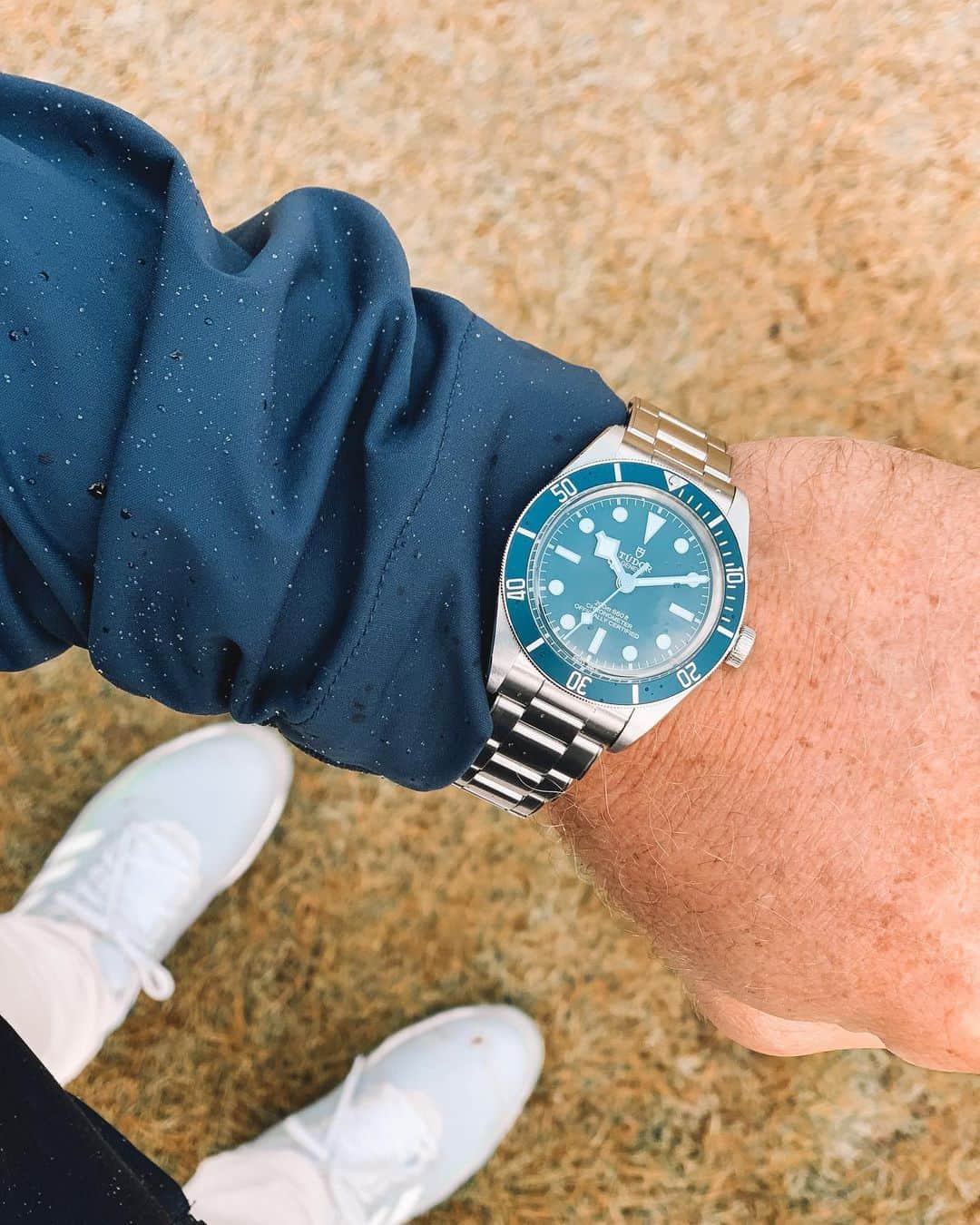 ボーデン・バリットさんのインスタグラム写真 - (ボーデン・バリットInstagram)「Announcing the release of a new Black Bay 58 by @tudorwatch 2020 is definitely a year in blue 💙⠀ #tudorwatch #blackbay #borntodare #wristshotsofig」7月1日 14時41分 - beaudenbarrett