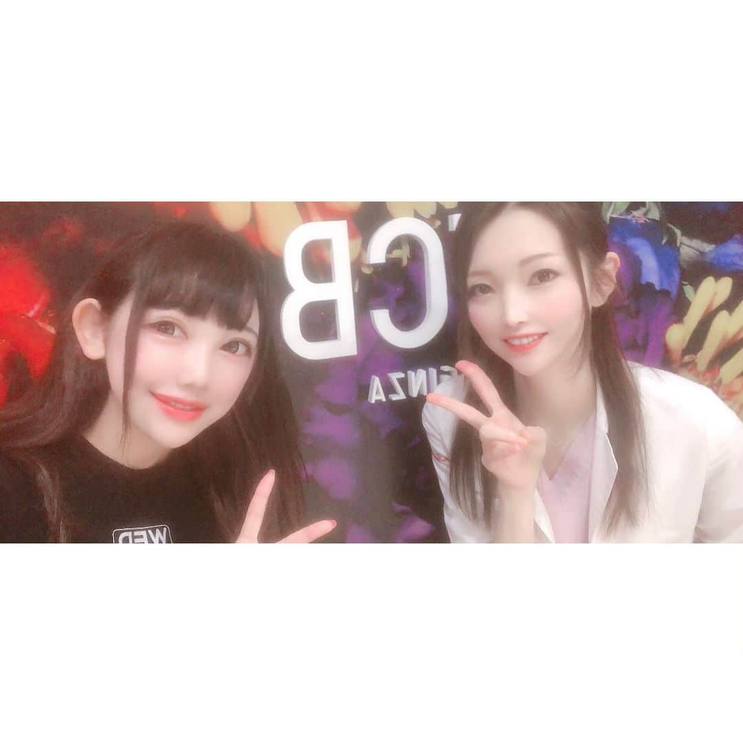 ちゃんもも◎さんのインスタグラム写真 - (ちゃんもも◎Instagram)「東京中央美容外科銀座院  @tcbginza さんで、ついにお鼻にプロテーゼを入れて、鼻尖形成もしてきました！！😭✨ 念願😭✨ 担当はもちろん永峯祥子先生  @tcb_nagamine です🙏✨ いつも親身になってくれて、そしていつもお美しい😭♡ とっても信頼できるだいすきな先生です🎀  お写真は祥子先生と、背術前のビフォーと、驚きの施術直後😭✨ こんなに腫れも内出血も少ないのはびっくり！ 3日間はこうやって固定するよ♡  完成が楽しみだ〜😭😭✨  #鼻整形ならTCB東京中央美容外科 #美容整形ならTCB東京中央美容外科 #東京中央美容外科 #美容外科 #東京中央美容外科銀座院 #美容整形 #永峯祥子 #鼻整形 #鼻尖形成 #鼻プロテーゼ  #隆鼻術」7月1日 14時44分 - xchanmomox