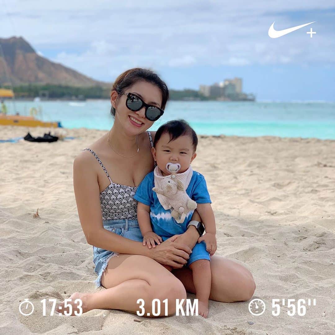 間瀬ゆきのインスタグラム：「3333km👏  久しぶりのバギーラン3kmしたら 狙わずして 総走行距離が3333kmだった✨  知ってる人は知ってる私にまつわる3並び😂 3度目のフルマラソンのネット記録が 3時間33分33秒だったの👻  狙ってとかじゃなかったから あとで記録見た時びっくりしたよね😏  そして写真はまたまた全然関係ない ワイキキビーチでサーフィン待ちの時の😛  最近息子はビーチでハイハイしまくったり 歩いたり砂遊びしたりで 泳がなくても楽しそう🥰  #run #running #ランニング #復帰ラン #産後復帰ラン #バギーラン #buggyrunning #runningstroller #thule #thulestroller #産後ダイエット #ダイエット #ハワイ子育て #ハワイ育児 #ハワイ出産 #ハワイ移住 #子連れハワイ #生後10ヶ月 #2019年8月生まれ #8月生まれ #男の子ママ #新米ママ #新米ママと繋がりたい #育児記録 #hawaii #ハワイ #ハワイ旅行 #hawaiilife #luckywelivehawaii #maseyukihawaii」