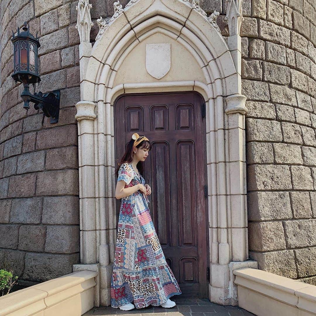 宮崎由加さんのインスタグラム写真 - (宮崎由加Instagram)「TDR﻿ ﻿ ﻿ 東京ディズニーリゾートの二つのパーク﻿ TDLとTDSが本日からいろんな制限はありますが﻿ 再開しましたね🏰🌳❤︎﻿ ﻿ 私も、まだ少し先になりそうだけど﻿ 行ける日を楽しみにしてる一人。﻿ ﻿ ﻿ #宮崎由加　#過去pic #東京ディズニーリゾート　﻿ #東京ディズニーランド　#東京ディズニーシー　﻿ #TDR #TDL #TDS #🏰　#シンデレラ城」7月1日 15時23分 - yuka_miyazaki.official