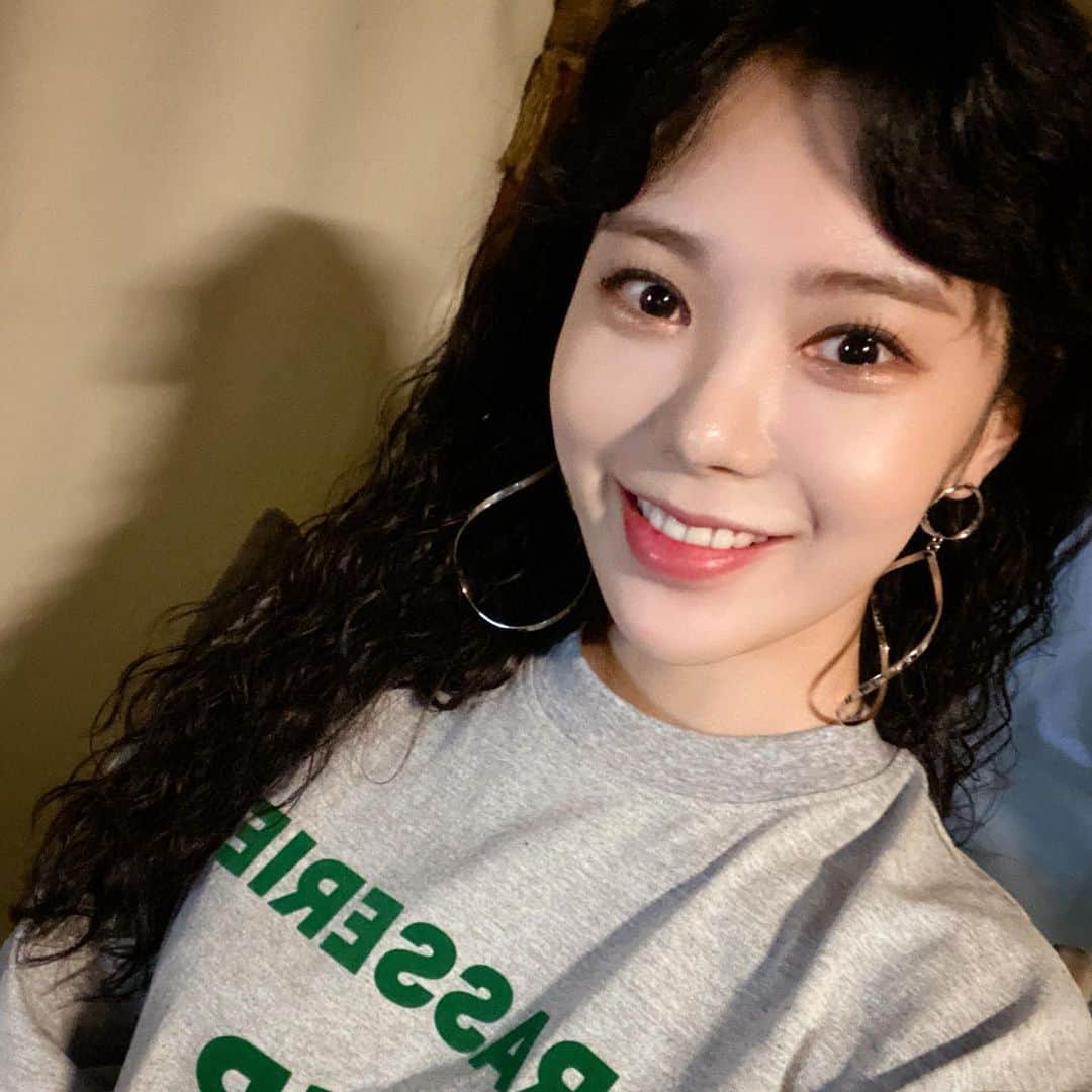 リジ のインスタグラム：「얼마전에 룰루🖤」