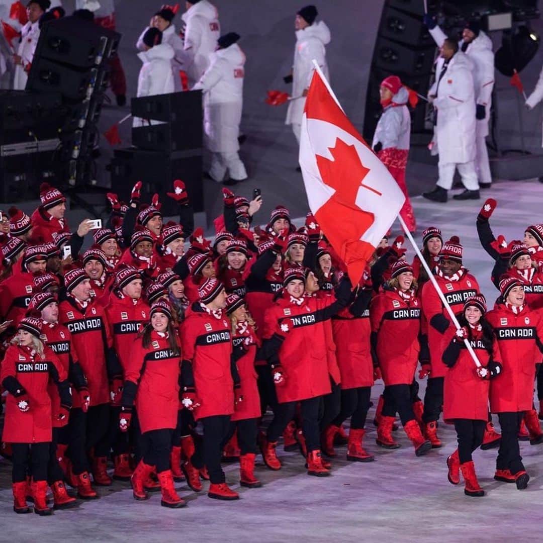 パイパー・ギレスさんのインスタグラム写真 - (パイパー・ギレスInstagram)「Happy Birthday Canada!! So blessed to be able to wear the maple leaf loud and proud every year!! 🍁🍁 #staysafeeveryone」7月2日 3時09分 - pipergilles