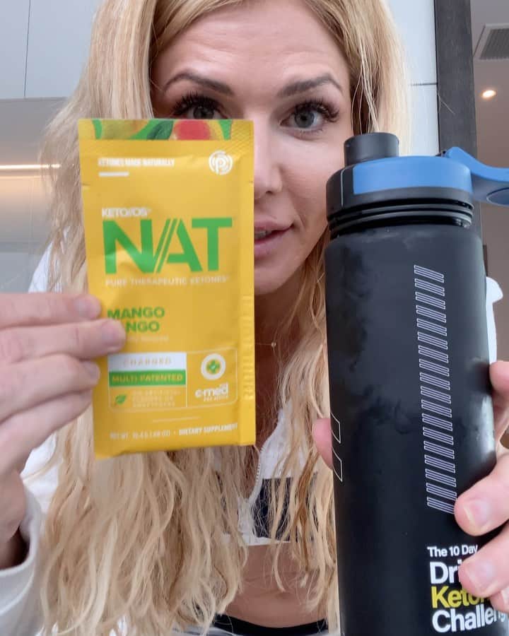 トリー・ウィルソンのインスタグラム：「. Afternoon PICK ME UP. Everyday. Premium brain fuel baby! . New flavor is dayummm good. Way to go @justpruvit ✌🏽🙌🏼💃🏻🕺🏼🔥💪🏽😋」