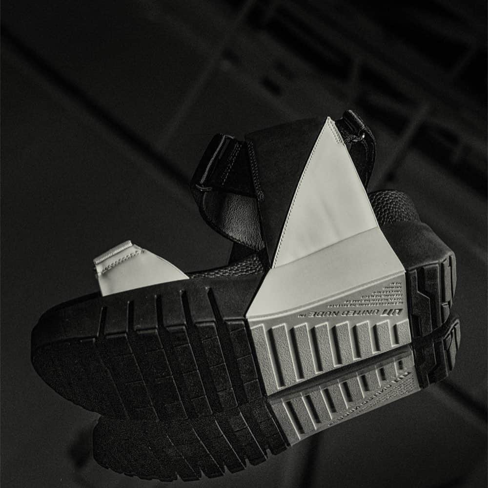 ユナイテッドヌードさんのインスタグラム写真 - (ユナイテッドヌードInstagram)「The DELTA RUN //// The Delta Run was shot in the studio of @steiner.creative to accentuate its unique construction and sleek lines. //// #UnitedNude⁠⠀ .⁠⠀ .⁠⠀ .⁠⠀ #fashion #shoesofinstagram #innovation #design #bestsellers #heels #highheels #architecturalshoes #architecture #winterstyle #picoftheday #photooftheday #fashioninspo #instastyle #fashiongram #shoppingonline」7月2日 3時10分 - unitednude