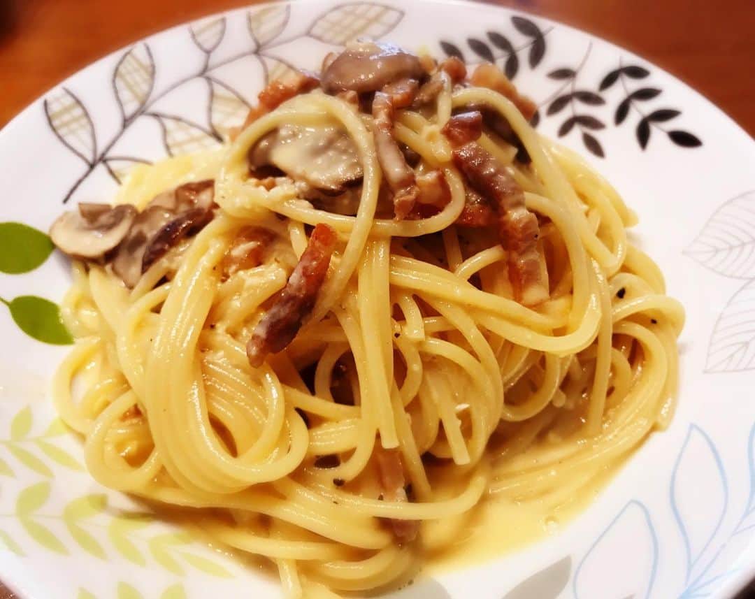 JIGEN さんのインスタグラム写真 - (JIGEN Instagram)「アップし損ねていた週末パスタ。自作のパンチェッタで作る濃厚カルボナーラ。そりゃもう間違いない美味さでございました♪濃縮された肉の旨味が堪らんのです☆」7月2日 2時32分 - jigen_momonashi