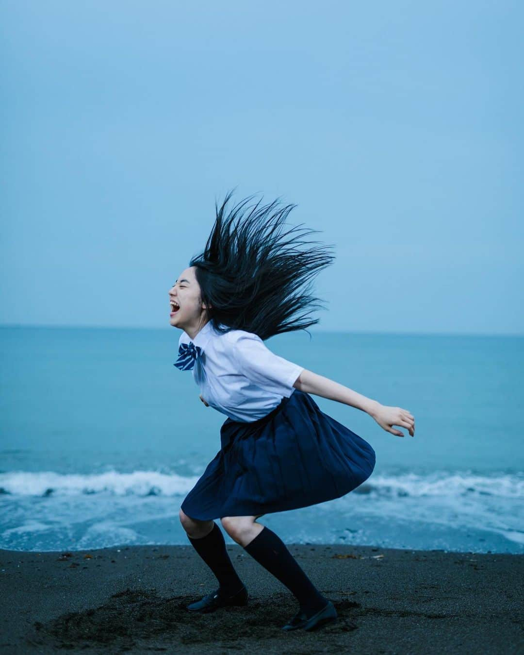 加藤梨里香のインスタグラム：「7月* . . photo by @u_k_y_o  . . #7月 #july #海 #sea」