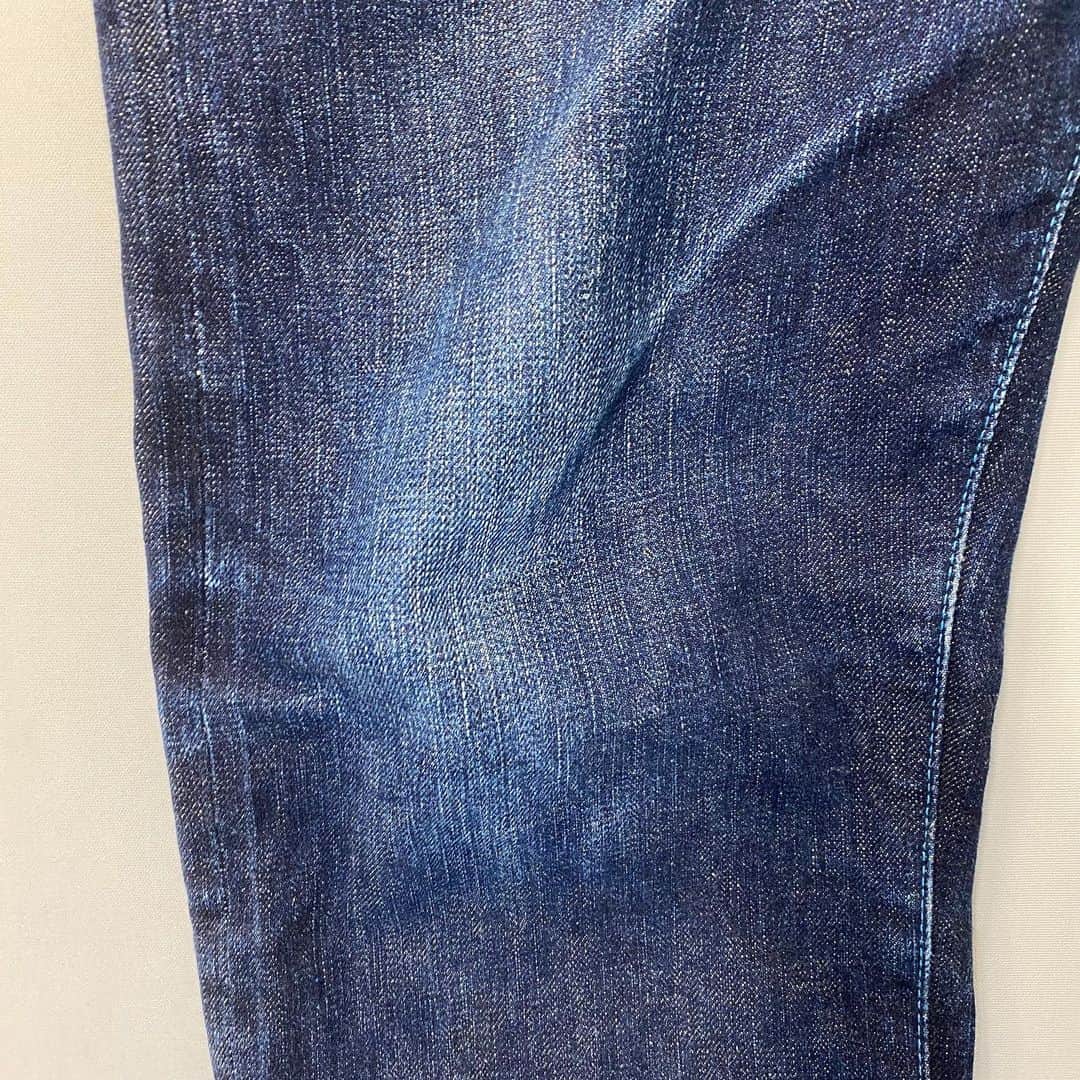 Japanblue Jeansさんのインスタグラム写真 - (Japanblue JeansInstagram)「14.8oz US cotton selvedge⁣ Circle Classic straight⁣ ⁣ owner : 174cm / 61kg⁣ size : 33inch - 3size up⁣ ⁣ washing every month for 1year ⁣ ⁣ #japanbluejeans #japanblue #jeans #japanesedenim #denim #madeinjapan #factory #selvedge #okayama #児島 #👖」7月1日 18時17分 - japanbluejeans