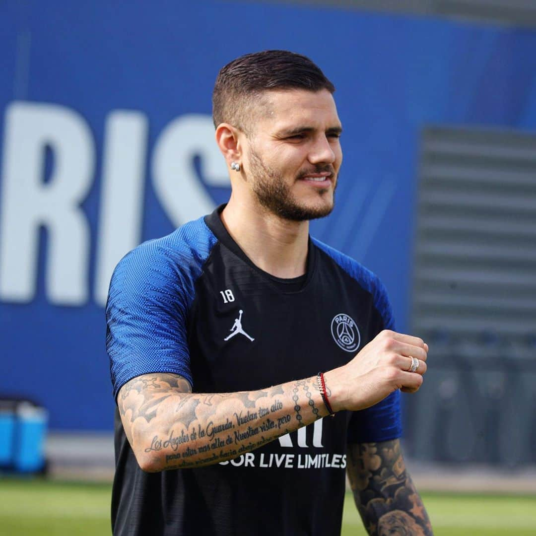 パリ・サンジェルマンFCさんのインスタグラム写真 - (パリ・サンジェルマンFCInstagram)「😏👊🏻 . ⚡️@mauroicardi . 🟥🟦 #ICICESTPARIS #AllezParis #PSG #ParisSaintGermain #Icardi #Mauro #Football #PSGtraining」7月1日 18時19分 - psg