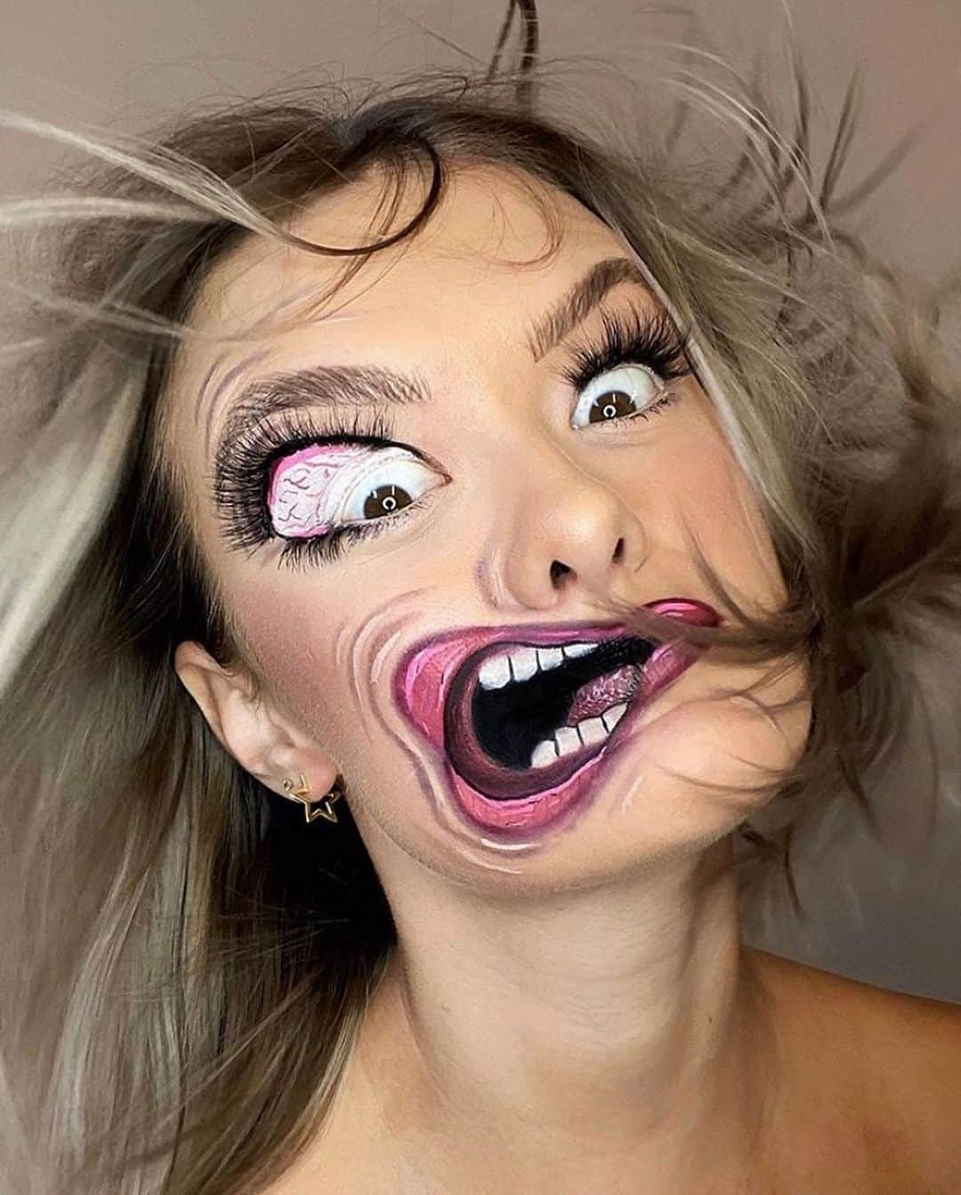 ValGarlandさんのインスタグラム写真 - (ValGarlandInstagram)「💥#VALsGLOWUPCHALLENGE - Week 7💥 WINNER 🏆 . THANK YOU EVERYONE who took part this week... THE PEOPLE HAVE VOTED❗️❗️❗️ . CONGRATULATIONS @byamylaurenmua for this WINNING look 🙌🙌🙌 DING DONG Swipe to see more of her makeup work 👉👉👉 @byamylaurenmua Please DM your name, address, email and mobile number so we can get your prize delivered to you ✨💌✨ . . . #glowup #glowup2 #makeupchallenge #makeupcontest #new #newseries #makeupartists #muas #undiscoveredmuas #mymakeupcommunity #makeupart #makeuptransformation #makeupgoals #makeuplooks #makeupinspo #creativemakeup #makeuplovers #winning #talent #winner #congratulations #dingdong」7月1日 18時35分 - thevalgarland