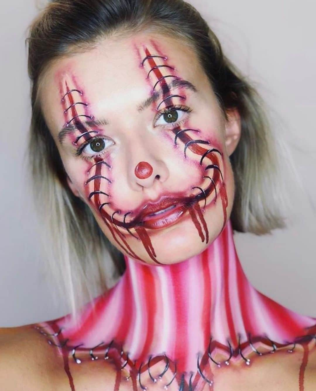 ValGarlandさんのインスタグラム写真 - (ValGarlandInstagram)「💥#VALsGLOWUPCHALLENGE - Week 7💥 WINNER 🏆 . THANK YOU EVERYONE who took part this week... THE PEOPLE HAVE VOTED❗️❗️❗️ . CONGRATULATIONS @byamylaurenmua for this WINNING look 🙌🙌🙌 DING DONG Swipe to see more of her makeup work 👉👉👉 @byamylaurenmua Please DM your name, address, email and mobile number so we can get your prize delivered to you ✨💌✨ . . . #glowup #glowup2 #makeupchallenge #makeupcontest #new #newseries #makeupartists #muas #undiscoveredmuas #mymakeupcommunity #makeupart #makeuptransformation #makeupgoals #makeuplooks #makeupinspo #creativemakeup #makeuplovers #winning #talent #winner #congratulations #dingdong」7月1日 18時35分 - thevalgarland