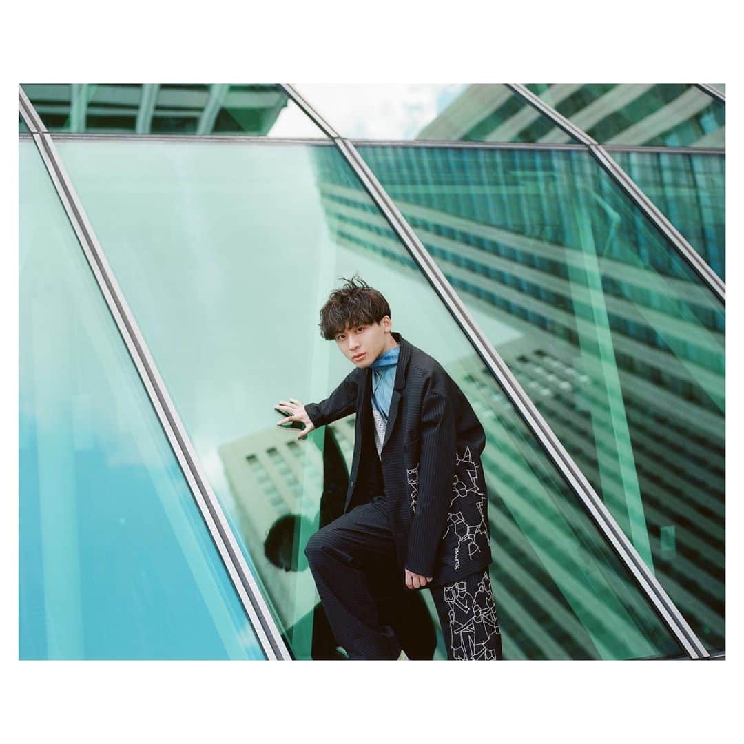 工藤大輝のインスタグラム：「@selfmadebygianfrancovillegas @basscoutur75   photo @kyoheihattori styling @yujililynakata  hair & make @akizukiyosuke movin @28asuya edit @conshiho…」