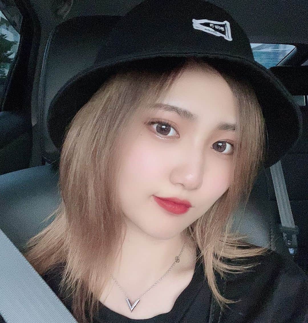 守田美咲のインスタグラム：「ナチュラルメイク🥳  #ナチュラルメイク #ノーファンデ #カラコン #自まつげ」