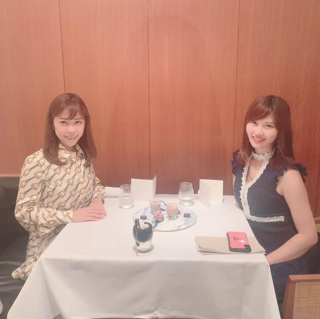 舞香さんのインスタグラム写真 - (舞香Instagram)「この前、せりんこちゃん @serinko8 がインスタにアップしてて気になってたスペイン料理のスリオラさん🇪🇸﻿ ﻿ みなみちゃんと一緒にランチに行ってきたよ〜٩(๑❛ᴗ❛๑)۶﻿ ﻿ ミシュラン２つ星なだけあってランチも満席でめっちゃ美味しかった〜😍﻿ ﻿ #銀座ランチ  #スペイン料理  #スリオラ  #ミシュラン2つ星  #グルメ女子  #美味しいもの大好き  #東京グルメ」7月1日 18時48分 - maika.mahou