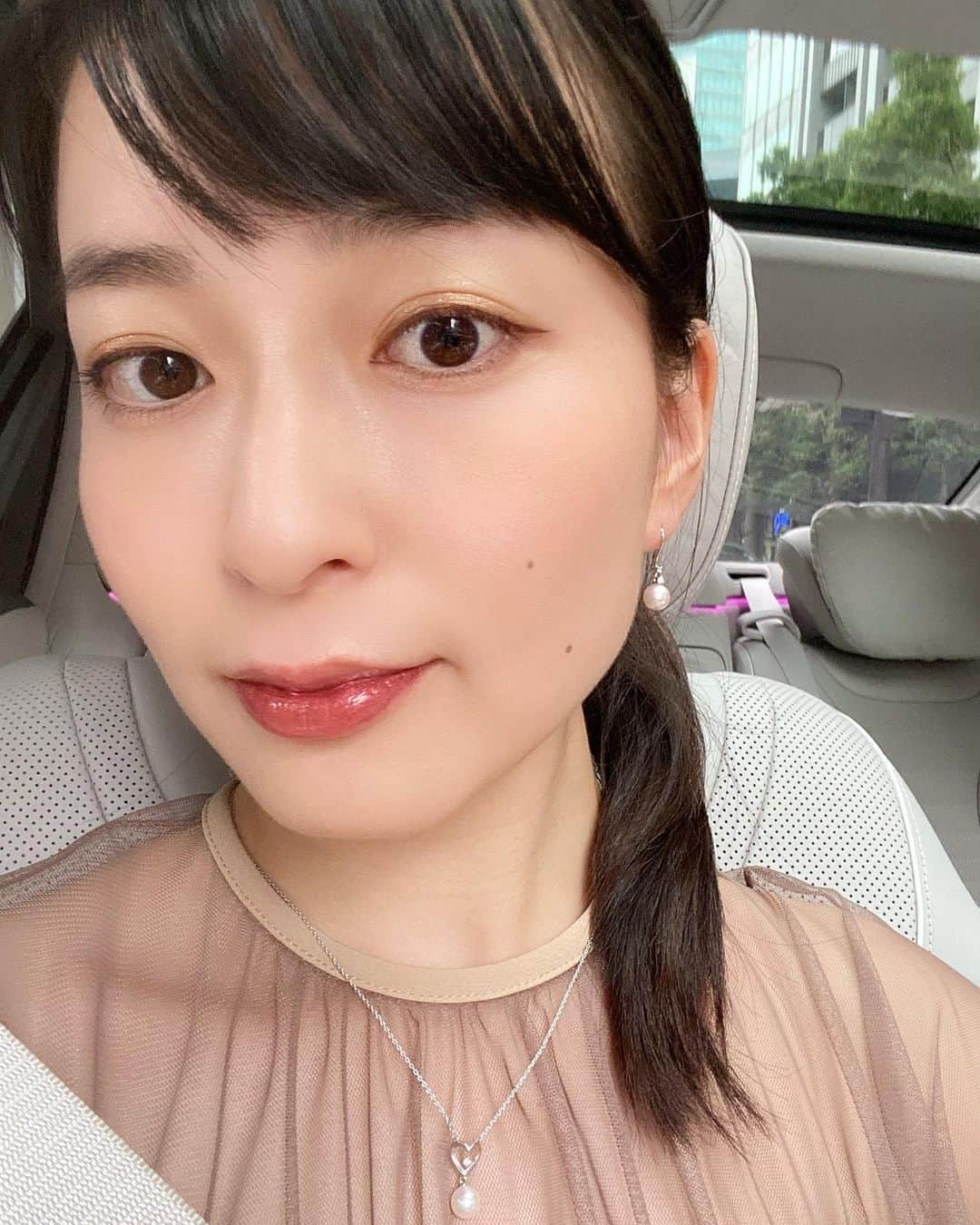 岩間恵さんのインスタグラム写真 - (岩間恵Instagram)「*  この日のリップについて💄﻿ ﻿ 先日アップしたYouTubeで使い方もご紹介しましたが、﻿ Ade Tokyoのリップを使用してます😌﻿ ﻿﻿ リップっていろいろあるから、﻿ 何使うか日々迷うのが楽しかったりする﻿ ﻿ #adetokyo #アデトーキョー #みんなの好きなリップなにかなぁ #この日のことおしまい😉 #リップ好き #集めがち #使いきれずに浮気しがち #でもどの子も寵愛してるよ　😂💄✨」7月1日 18時56分 - iwamame