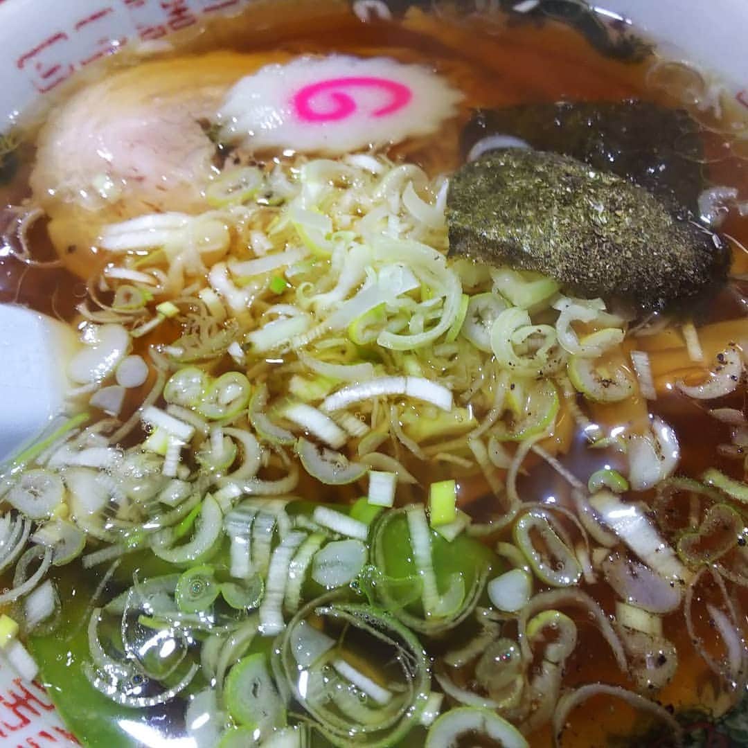 みながわゆみさんのインスタグラム写真 - (みながわゆみInstagram)「#米沢市 #町中華 #ラーメン #ラーメン大好き #中華そば #米沢ラーメン #細縮れ麺 #おいしい #ねぎ #チャーシュー #めんま」7月1日 19時51分 - nama.09.19
