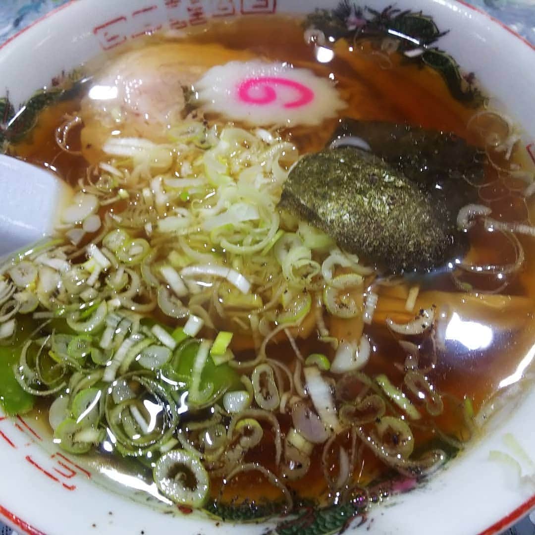 みながわゆみさんのインスタグラム写真 - (みながわゆみInstagram)「#米沢市 #町中華 #ラーメン #ラーメン大好き #中華そば #米沢ラーメン #細縮れ麺 #おいしい #ねぎ #チャーシュー #めんま」7月1日 19時51分 - nama.09.19