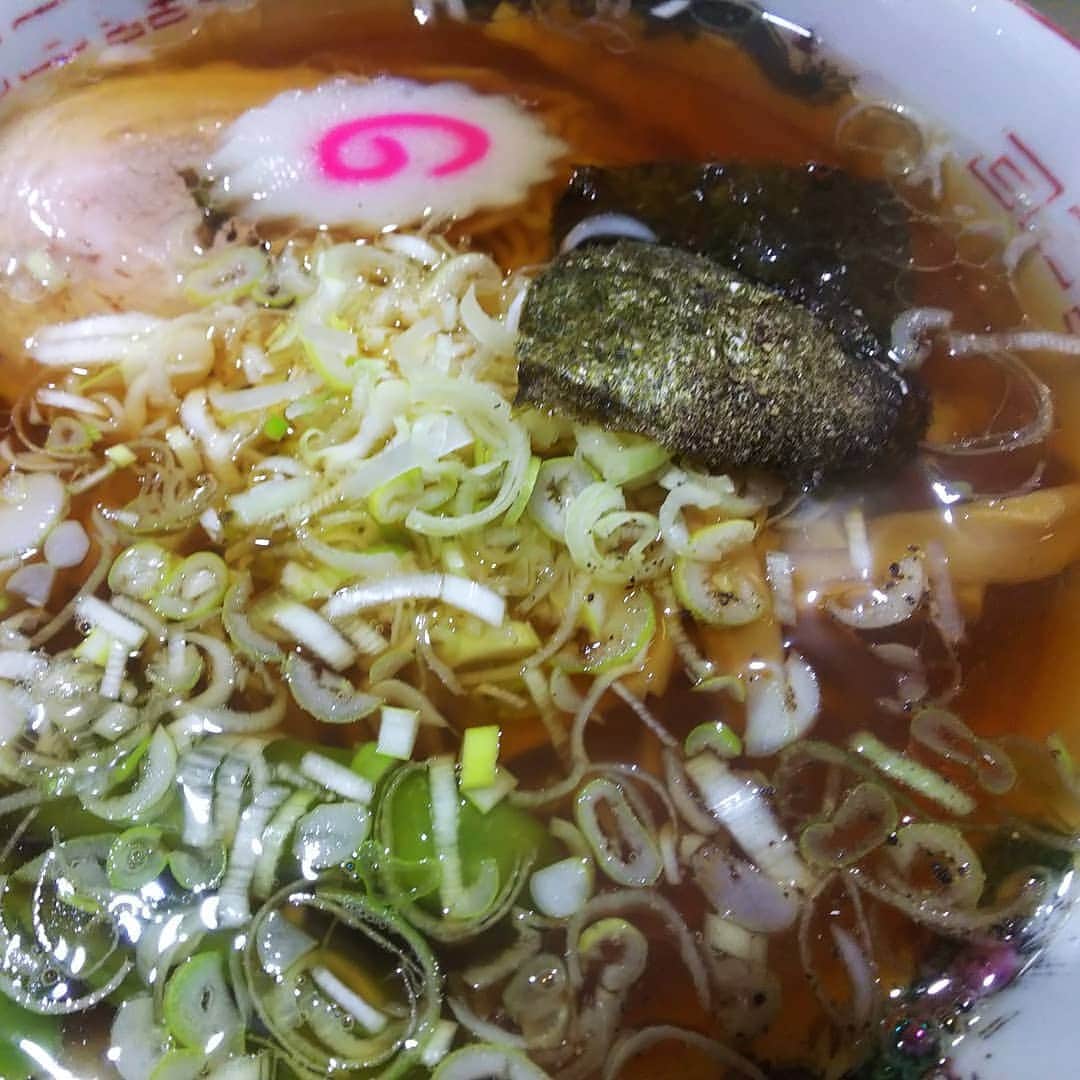 みながわゆみさんのインスタグラム写真 - (みながわゆみInstagram)「#米沢市 #町中華 #ラーメン #ラーメン大好き #中華そば #米沢ラーメン #細縮れ麺 #おいしい #ねぎ #チャーシュー #めんま」7月1日 19時51分 - nama.09.19
