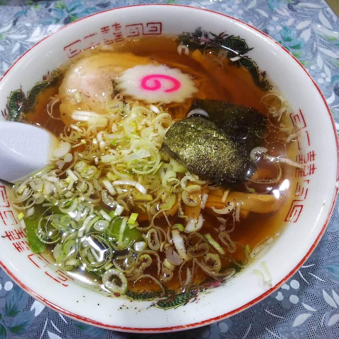 みながわゆみさんのインスタグラム写真 - (みながわゆみInstagram)「#米沢市 #町中華 #ラーメン #ラーメン大好き #中華そば #米沢ラーメン #細縮れ麺 #おいしい #ねぎ #チャーシュー #めんま」7月1日 19時51分 - nama.09.19