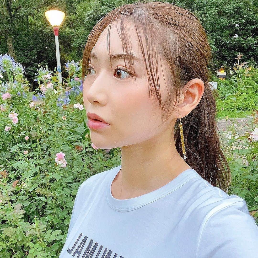 寺口智香さんのインスタグラム写真 - (寺口智香Instagram)「お気に入りピアスが増えました  セレクトショップにふらっと立ち寄って  最近はごはんばかりかと思いきや ファッションも気合入れてる😊✨  7/10発売の雑誌arに続き web arの記事も出来上がってきました💓 ライターさんが素敵に書いてくださったので ぜひどちらもcheckしてね！  またお知らせします😊  #セレクトショップ大阪 #今日のコーデ　#お買い物 #自分磨き　#アラサーコーデ #アラサーファッション #大人シンプル　#大人カジュアル #大人可愛い  #プチプラコーデ #体重公開 #体脂肪率公開 #体重公開ダイエット #体脂肪率減らしたい #体脂肪率 #レコーディングダイエット #ダイエット記録 #ダイエッターさんと繋がりたい  #痩せる方法 #ダイエット宣言 #ダイエット  #糖質制限  #低糖質 #低糖質ダイエット #ロカボ #糖質制限ダイエット #ボディメイク #ボディメイク女子」7月1日 19時58分 - chika_loves