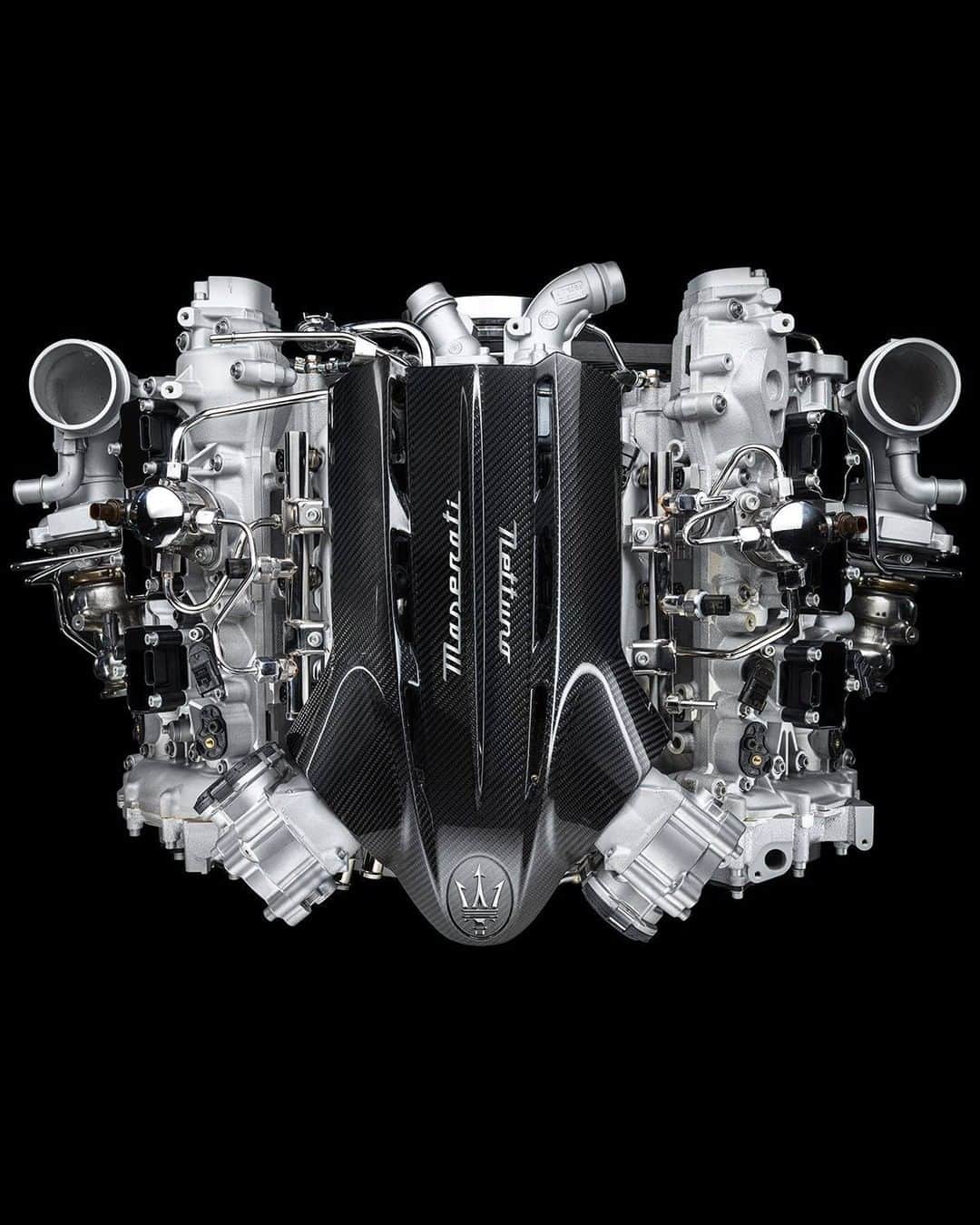 Maserati Japan | マセラティ ジャパンのインスタグラム：「Meet Nettuno, the first of its kind. The innovative Engine of the #MaseratiMC20. Pure #Maserati and Made in Modena. Set to roar on September 9th.」