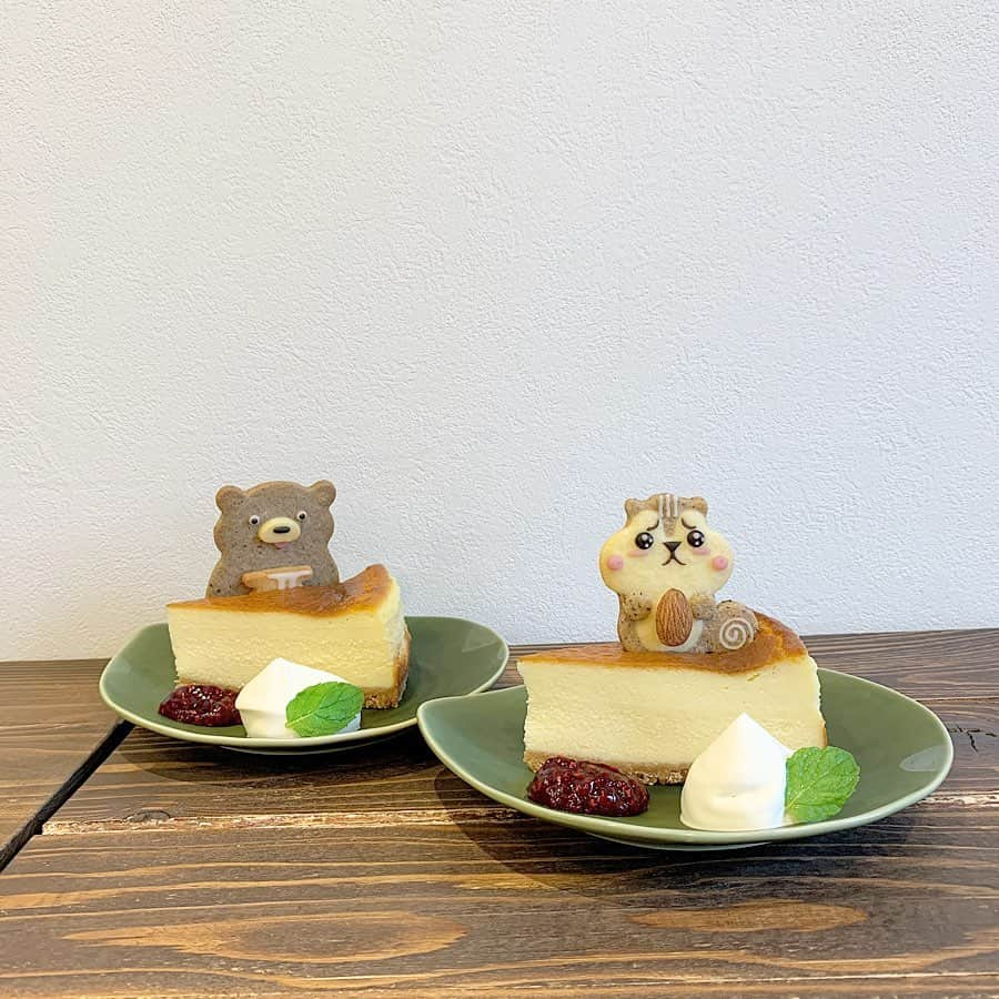 ちとせよしのさんのインスタグラム写真 - (ちとせよしのInstagram)「可愛いカフェに行ったよ🐻  #cafe #sweets #都立大学カフェ #henteco森の洋菓子店」7月1日 20時03分 - chitose_yoshino