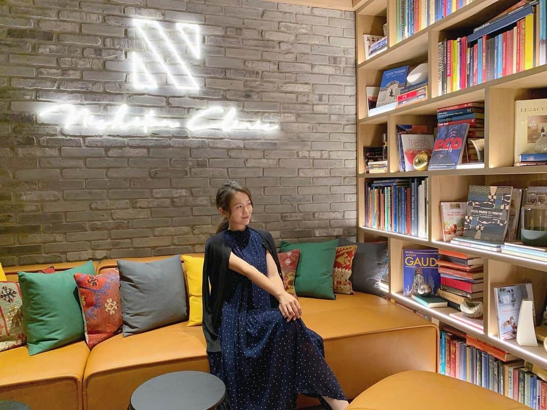 リナのインスタグラム：「@nishitanclinic 💉 . かな〜り久しぶりのメンテナンスDay❤︎ 以前、渋谷のクリニックに伺ってから ハマってしまった 『にしたんクリニック 銀座院』に 行ってきました🌟 . 銀座のど真ん中にこんな素敵な クリニックがあるなんて…😍 . 今回受けたのは、 前回同様 クリニックオリジナルレシピの 【白玉点滴ビタミンCウルトラ】🌟 . グルタチオンが2,000mgと 高濃度ビタミンCが25gも入っている 最強点滴★ . どちらの成分も"美肌・美白"に効果のあるのはもちろんのこと、 今の時期に嬉しい『免疫力アップ』も叶うみたい！ . 点滴ルームは、 全て広々とした個室とペアルーム💺 . お水や飴までいただけて、 リクライニングシートでゆっくりのんびり過ごせちゃいますよ🍵 .......................................... #美容クリニック #美容医療 #美容点滴 #高濃度ビタミンc #高濃度ビタミンc点滴 #グルタチオン点滴 #白玉点滴 #美白 #美肌 #渋谷 #美容垢 #美容マニア #美肌ケア #にしたんクリニック #pr #にしたんクリニック銀座院」