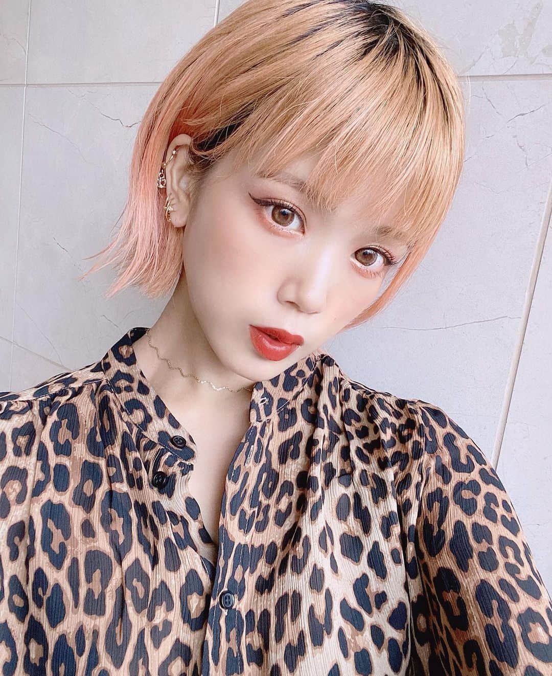 のインスタグラム：「﻿ 久しぶりにまつぱして嬉しいひと🌹﻿ ﻿ ﻿ 今回は @vivogue_ さんにお願いしました。﻿ はじめてのサロンは緊張しちゃうけど﻿ とってもリラックスできる空間&施術で﻿ 梅雨に負けないまつげになって嬉しいです🖤﻿ ﻿ ﻿ ﻿ ﻿ #ラッシュリフト #ヴィヴォーグ 立川 #vivogue #ぱっちりおめめ #まつげパーマ #まつげサロン #pr #コラボベース」