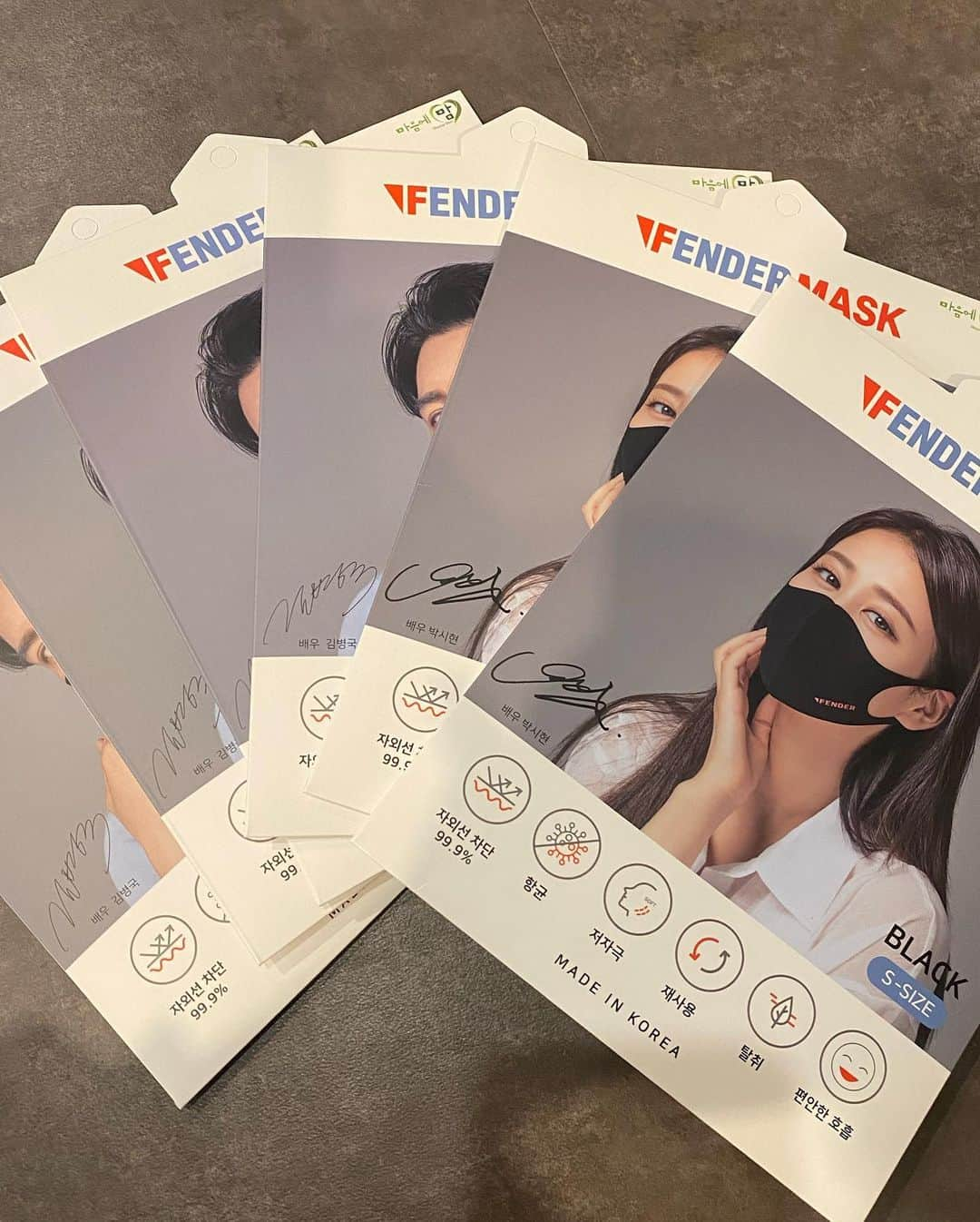 パク・シヒュンさんのインスタグラム写真 - (パク・シヒュンInstagram)「드디어 나왔당 😋 .  #vfendermedical #vfender #마스크 #빨아쓰는마스크 #50회재사용 가능하데요 🙂」7月1日 20時36分 - sean_e_sh