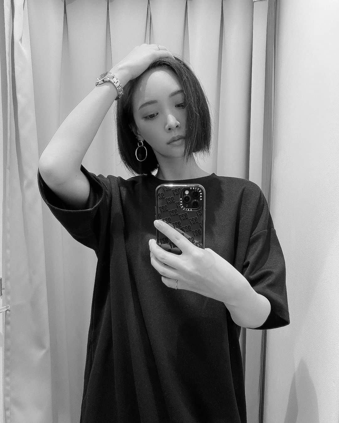 石川マリーさんのインスタグラム写真 - (石川マリーInstagram)「． ． 綺麗なおかっぱヘアー☺︎ ． カットは @miyazaki.canon2018 さん ． ． ． #mirrorselfie #mirrorpic #selfie #selfie_time #selpic #hairstyle #instagood #instamood #followｍe #tflers #japina #셀카 #셀피 #셀스타그램 #我 #自拍 #粉我 #赞 #いいね #セルフィー #鏡越し #フィリピンハーフ #アラサー女子 #ボブ #おかっぱ」7月1日 20時37分 - marieishikawa